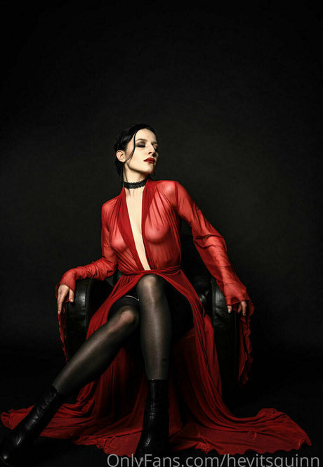 heyitsquinn model top pictures