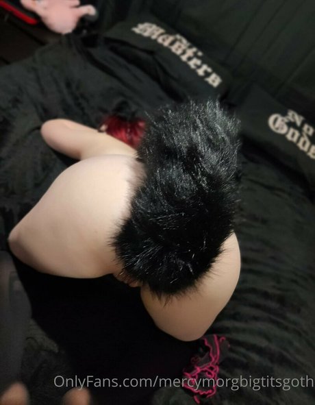 mercymorgbigtitsgoth adult model gallery