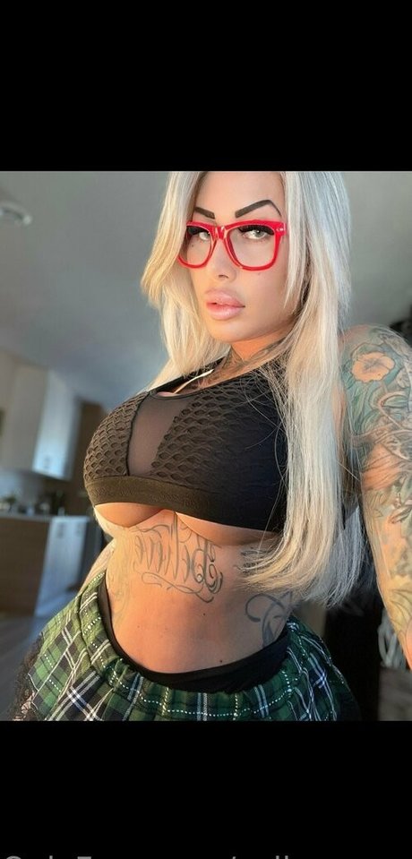 callmeroxyfree high quality star image