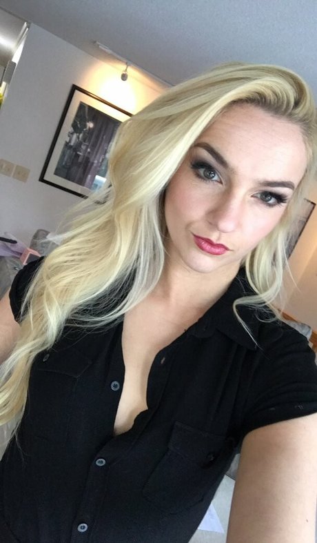 Mandy Marx nude actress galleries