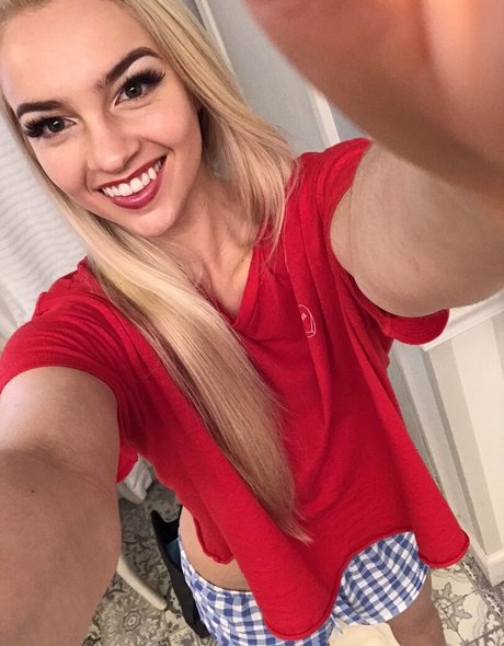 Mandy Marx model porn pictures