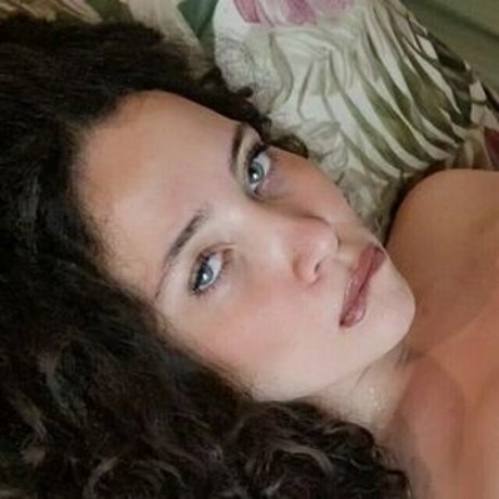 bambitwo free erotic actress galleries