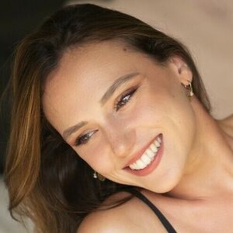 Gwenegann Saillard hot actress photo