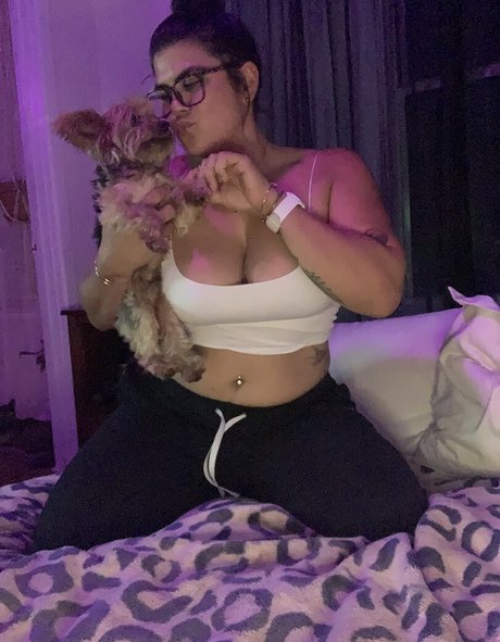 queenofcali model nude picture