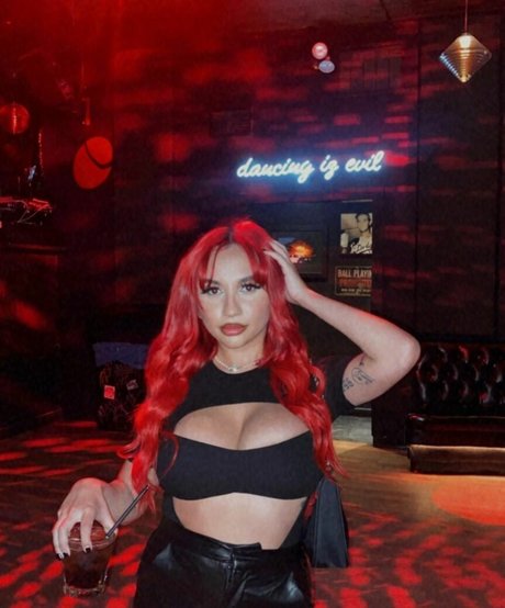 Lucifena naked model pics