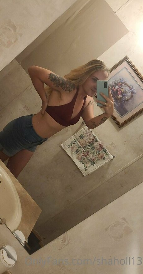 shaholl13 high quality model photo