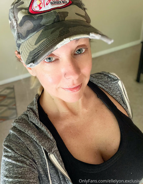 ellelyon exclusive star nudes photos