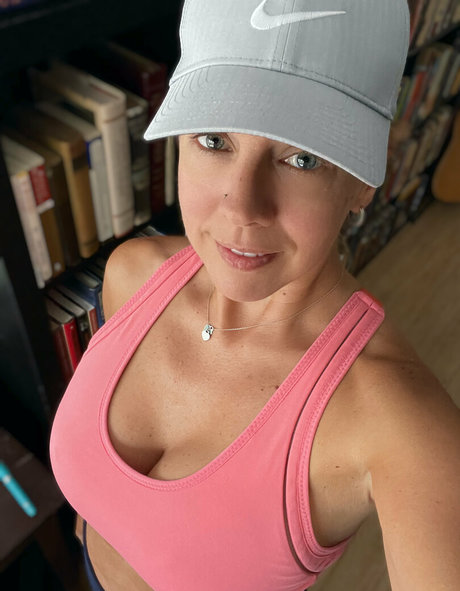 ellelyon exclusive star nudes image