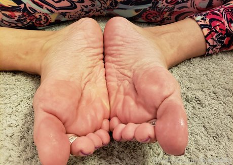 karakinky model pretty images