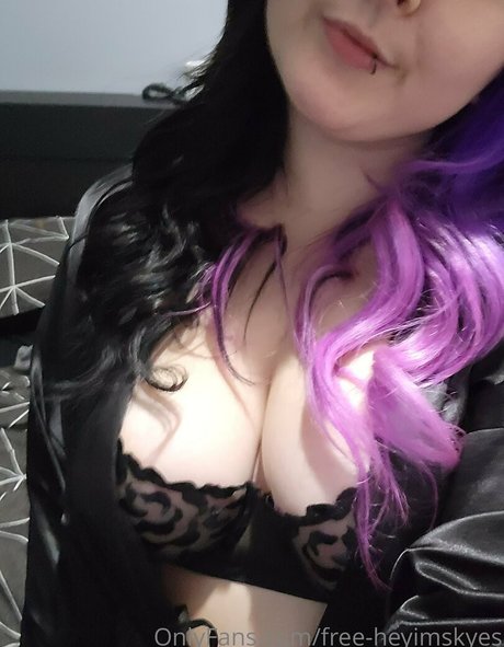 free heyimskyes pornstar pretty pic