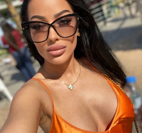 monicasuarez model free photo