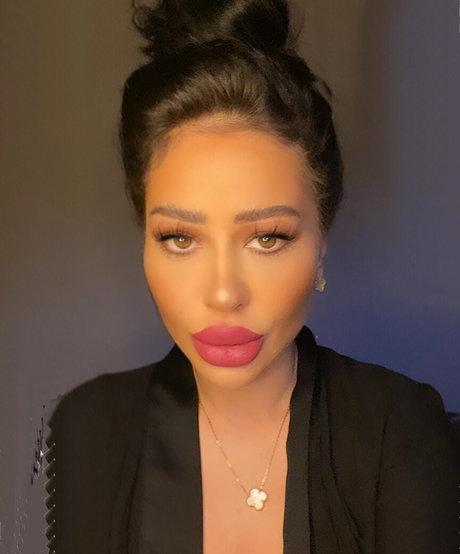 monicasuarez model naked img