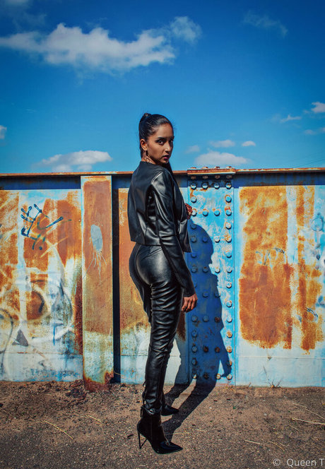 thequeentrish star exclusive img