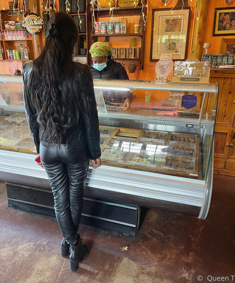 thequeentrish Profile pic