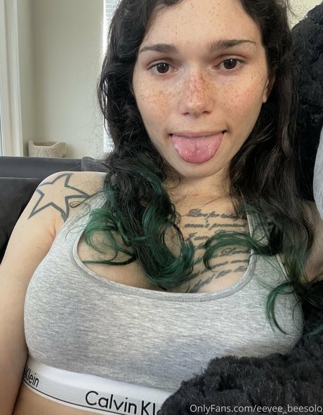 eeveebeevip pornstar high quality pic