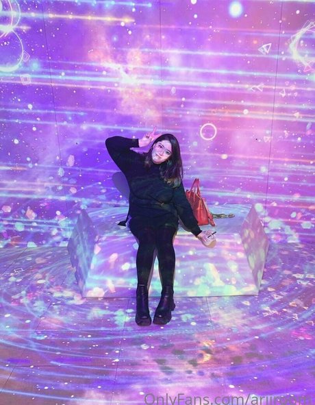 ariiroom naked pornstar archive