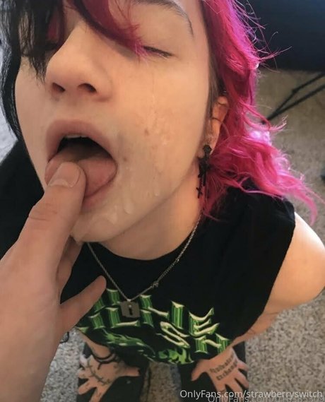 strawberryswitch beautiful actress pictures