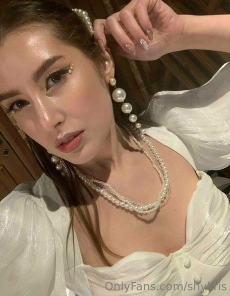 shykris model pornographic pic