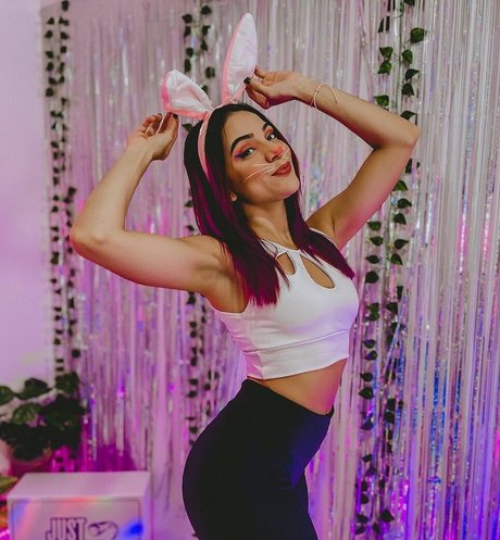 PamellaRibeiro25 model best pictures