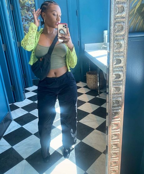 Imani Hakim hot pornstar pictures