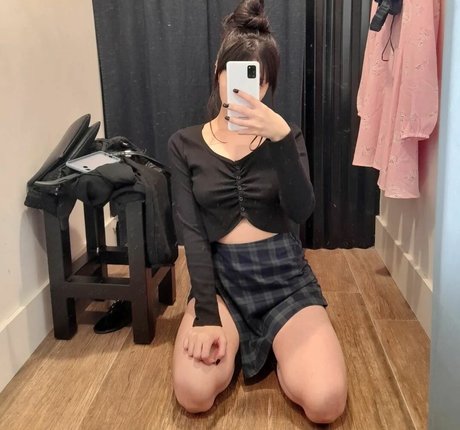 Caroline Favorino star hot image