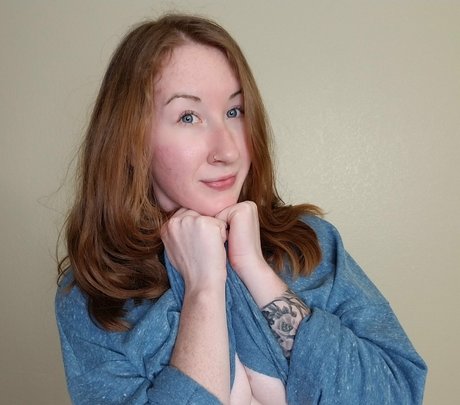 ellierowynfans nudes actress images