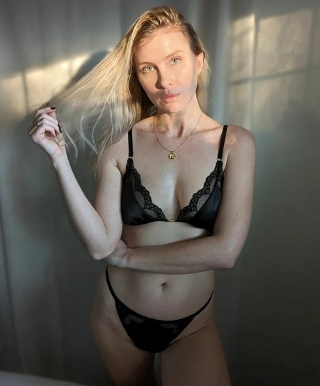 Mallory Moore star pretty img