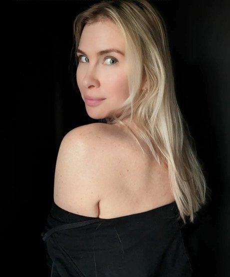 Mallory Moore exclusive actress galleries