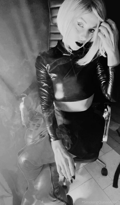 smokingqueenalina nudes star pics