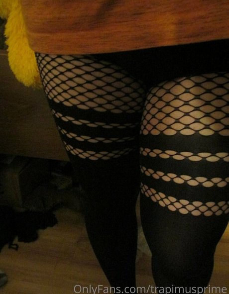 trapimusprime erotic model img