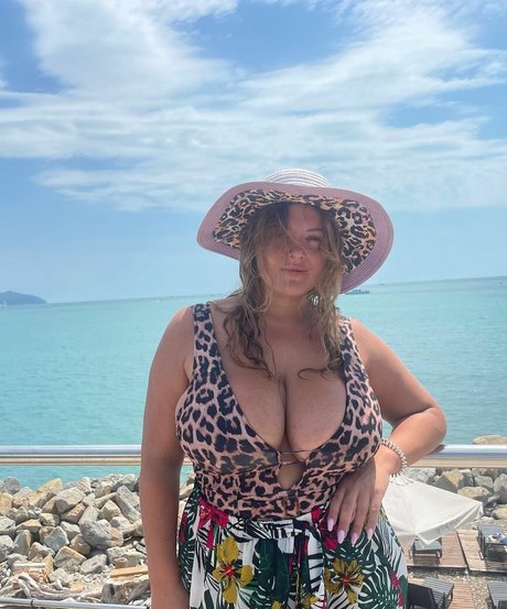 Darya Savran hot pornstar gallery