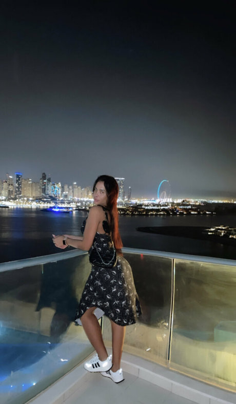 biancapetrovickyoficial pornstar top photo