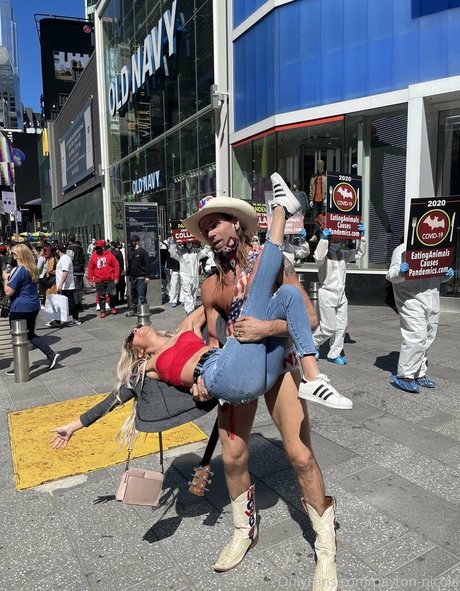 payton nicole model top pic