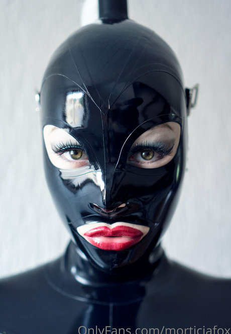 morticiafox model erotic archive