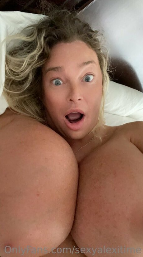 sexyalexitime star top pics