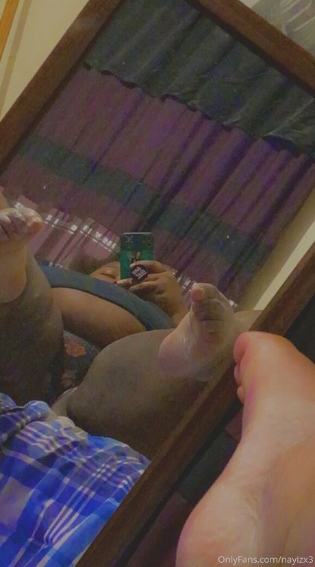 nayizx3 nude star pic