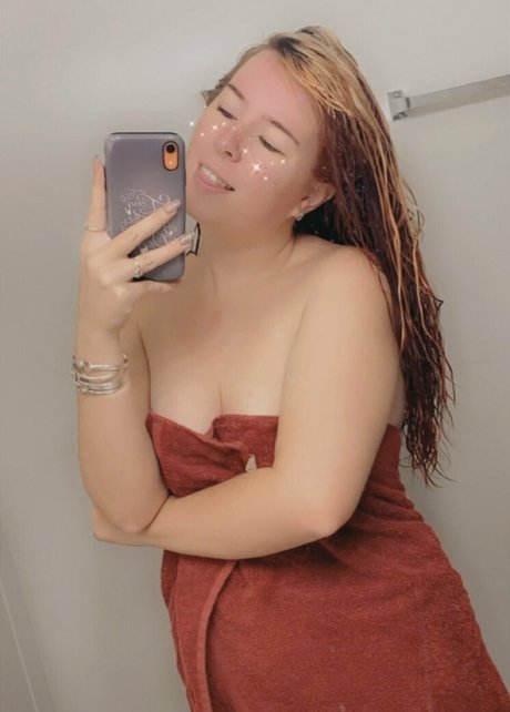 onlyselkie pornstar naked pics