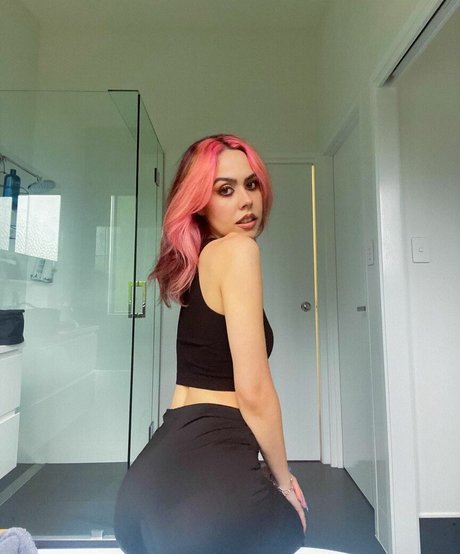 Mikaila Delgado erotic model galleries