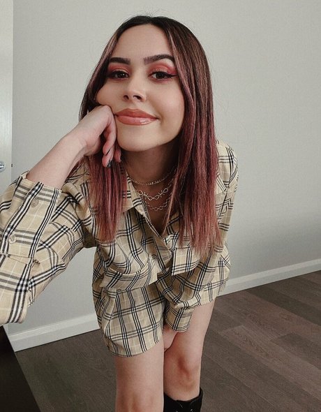 Mikaila Delgado pornstar naked archive