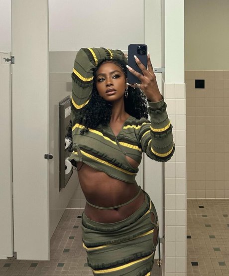 Justine Skye erotic pornstar image