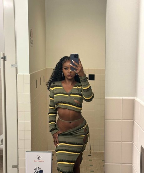 Justine Skye pornstar sexy images