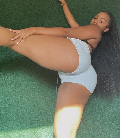 liamirandalinzy nude pornstar gallery