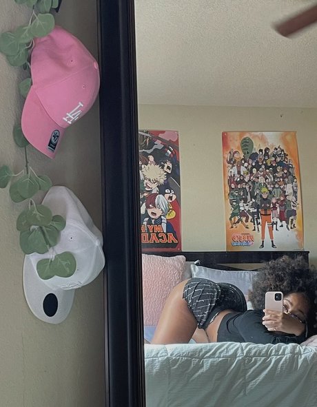 liamirandalinzy hot actress image