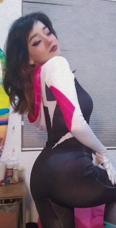 Nickdronninger art star photos