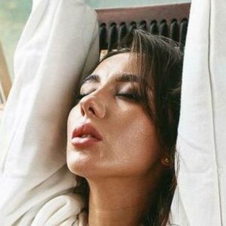 NessiBlack star nice pictures