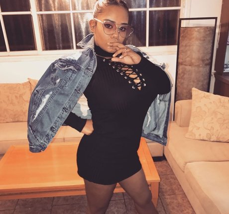 JustNati art model images