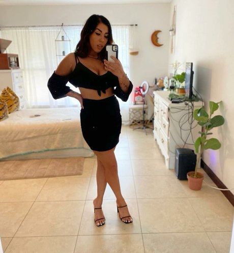 gabrielamal_ model beautiful archive