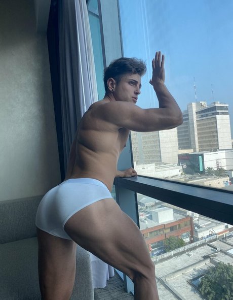 effortprivate erotic model pic