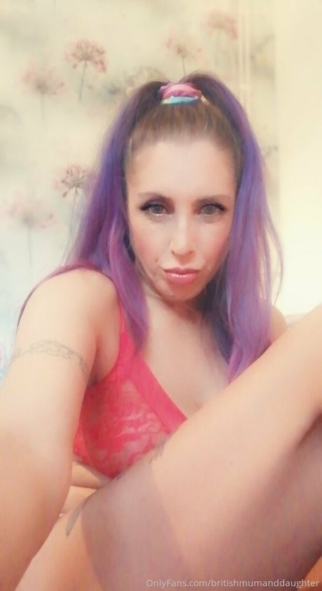 britishmumanddaughter beautiful model photo