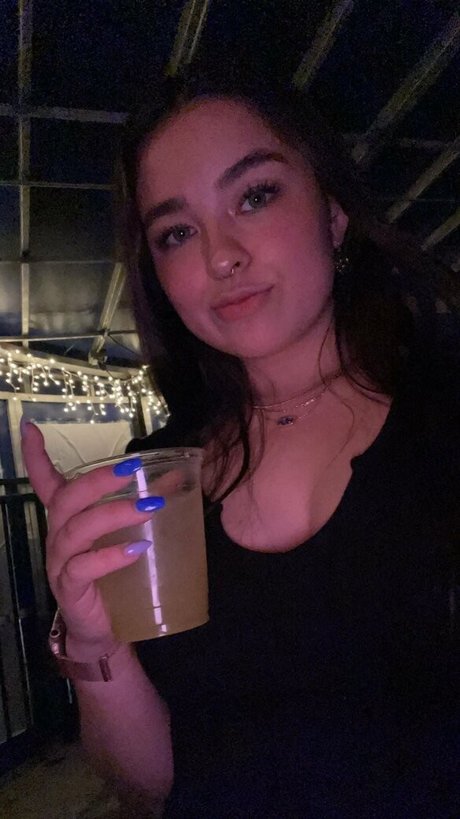 rrissarae star erotic photos